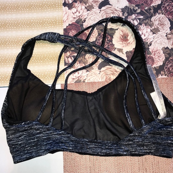 Sports bra - Picture 2 of 4